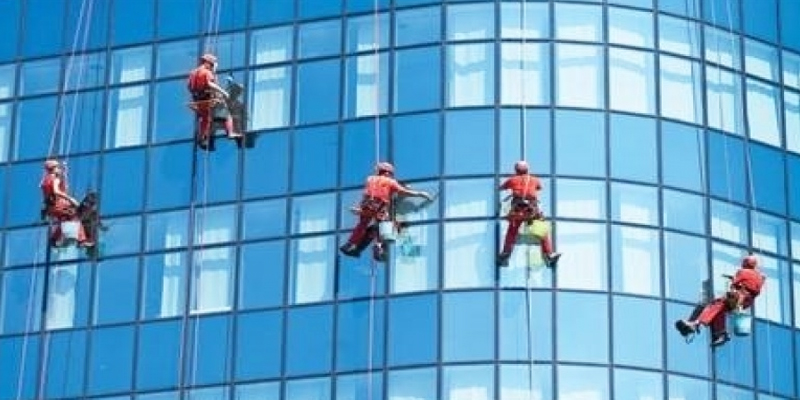 BUILDING FACADE CLEANING SERVICES